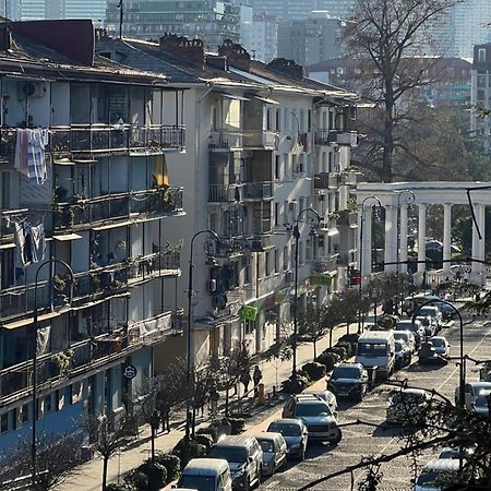 Апартаменты От Зуры Batoemi Buitenkant foto
